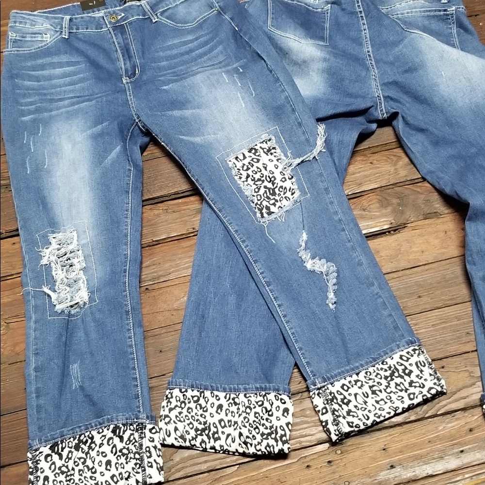 New L&B Snow Leopard Jeans/Capris Midrise